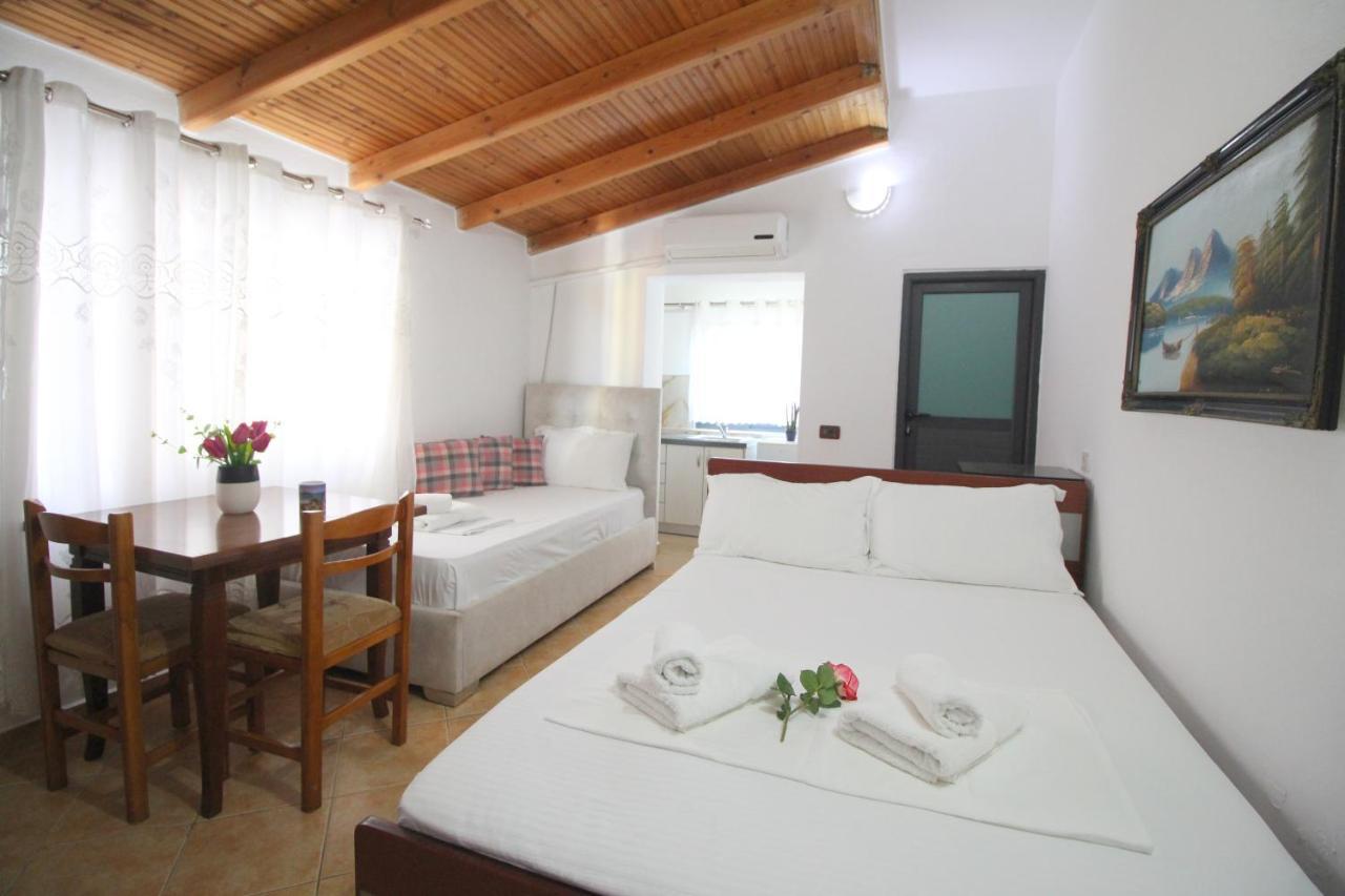 Emerald Inn Ksamil Exterior photo