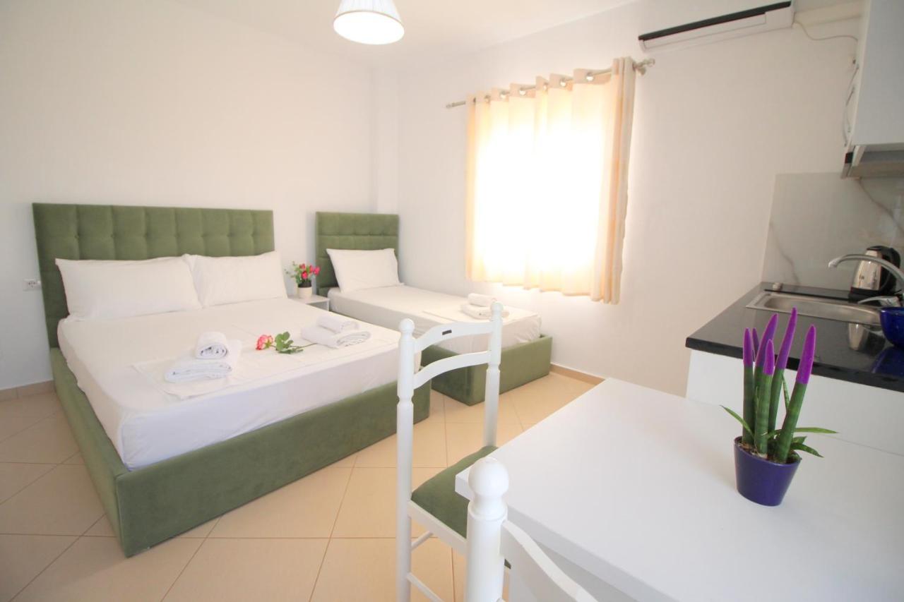 Emerald Inn Ksamil Exterior photo
