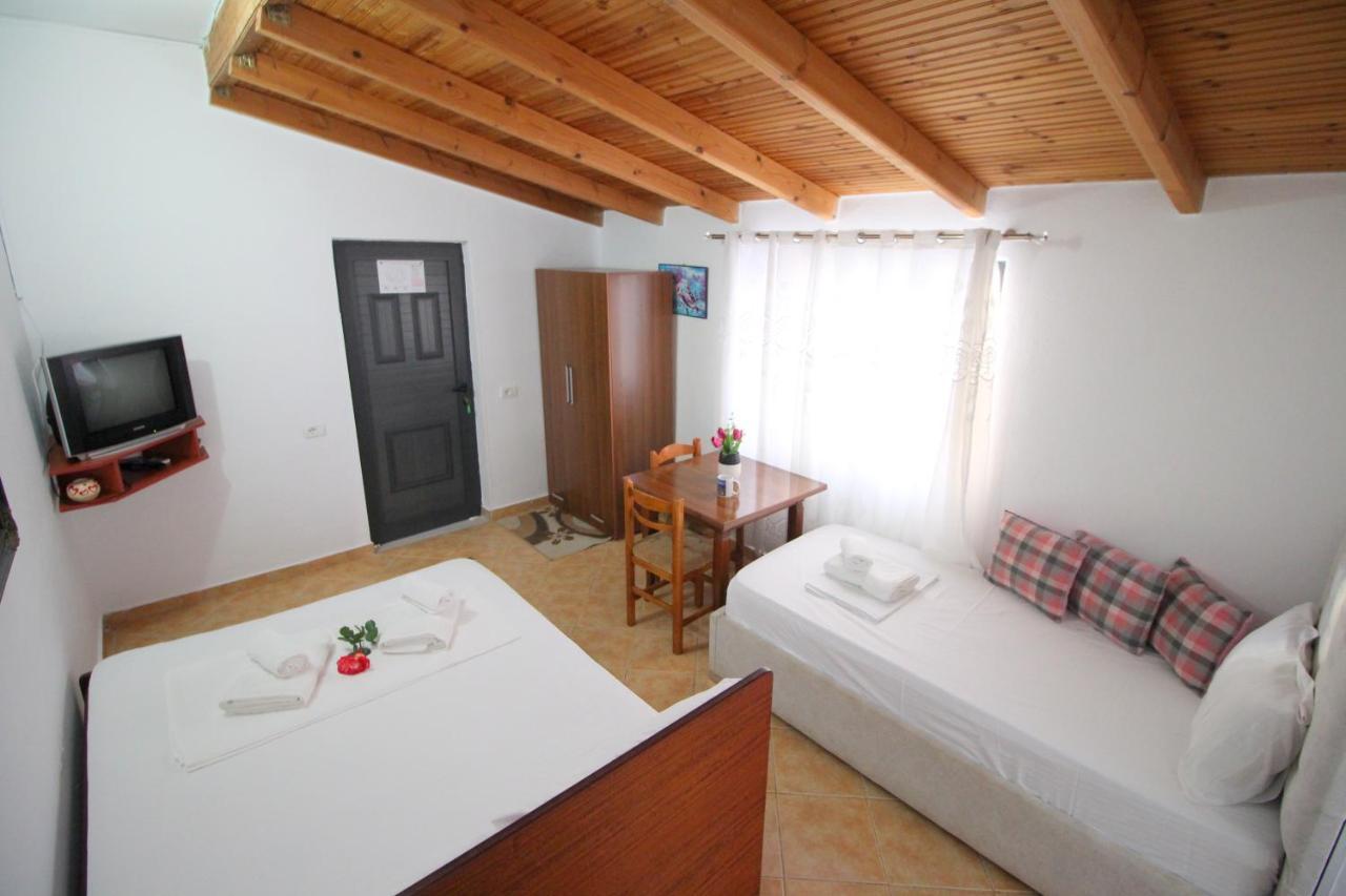 Emerald Inn Ksamil Exterior photo