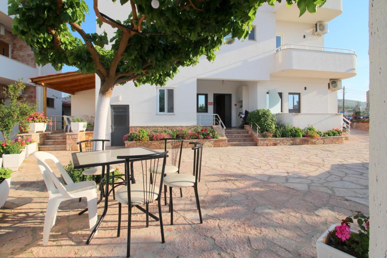 Emerald Inn Ksamil Exterior photo