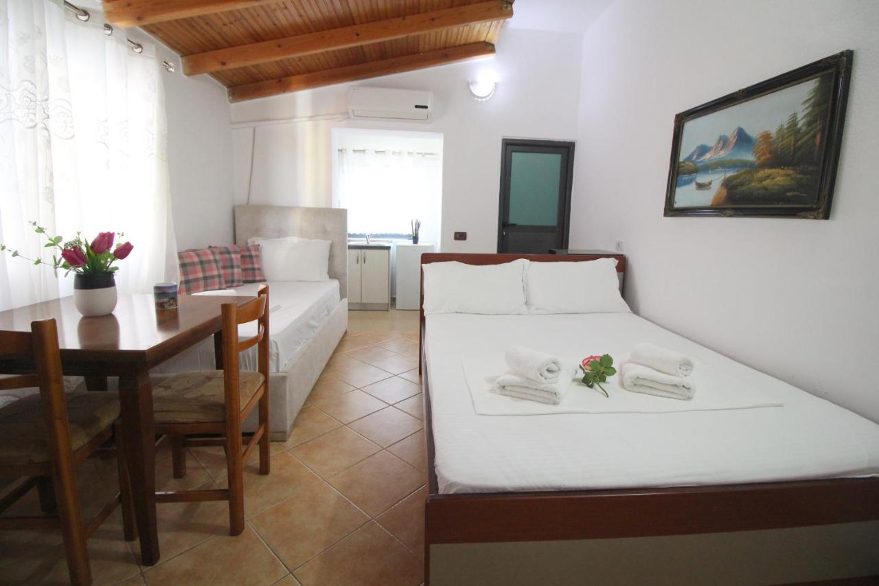 Emerald Inn Ksamil Exterior photo